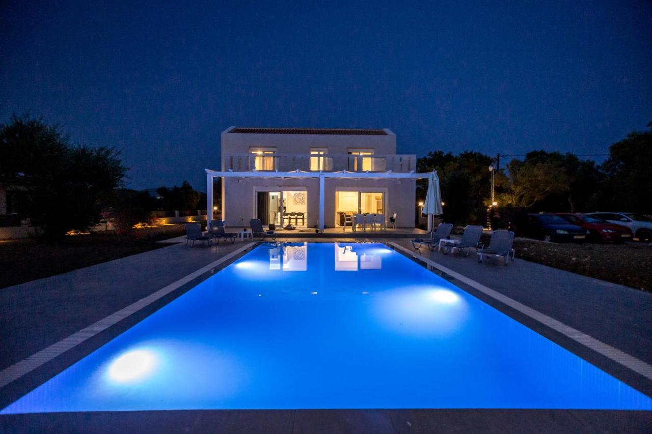 Villa Boviana With Private Swimming Pool Agios Sostis  外观 照片