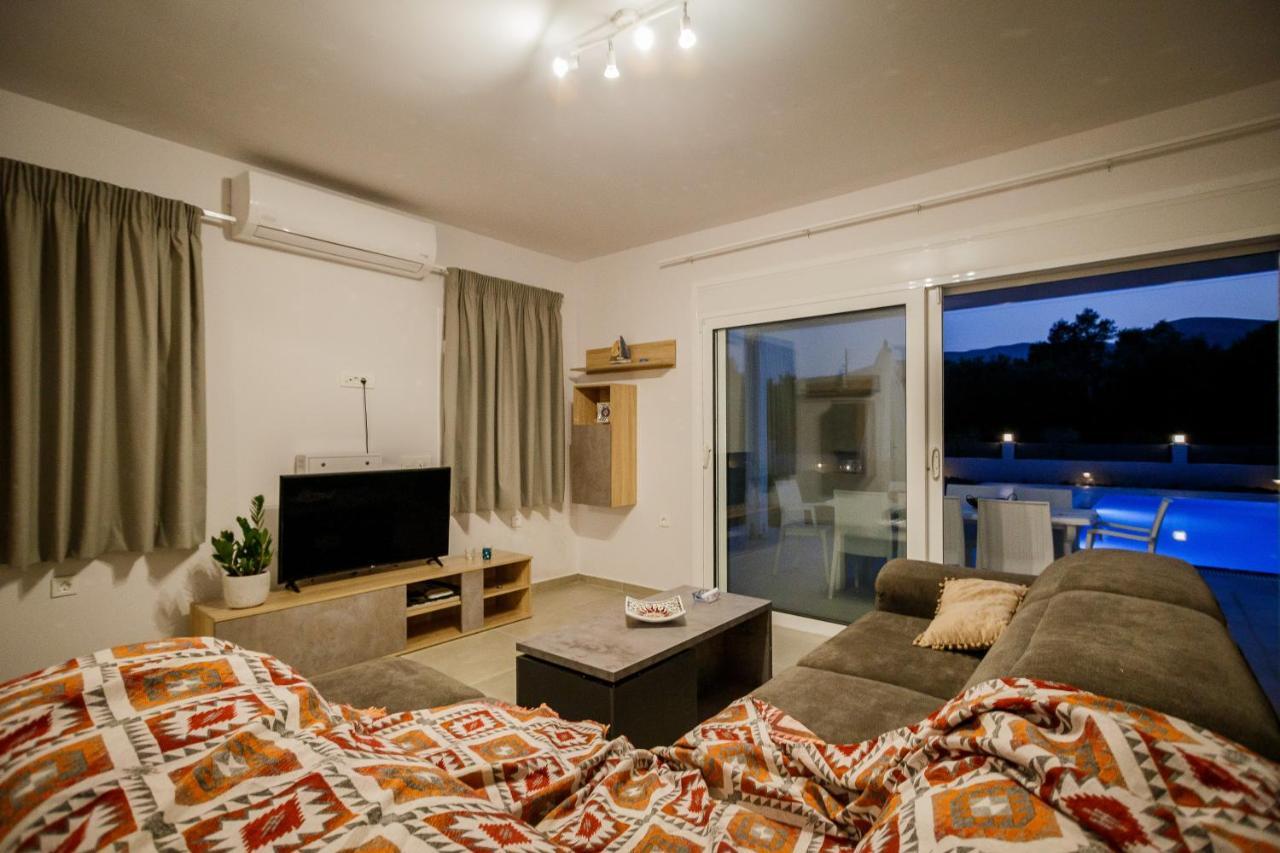 Villa Boviana With Private Swimming Pool Agios Sostis  外观 照片