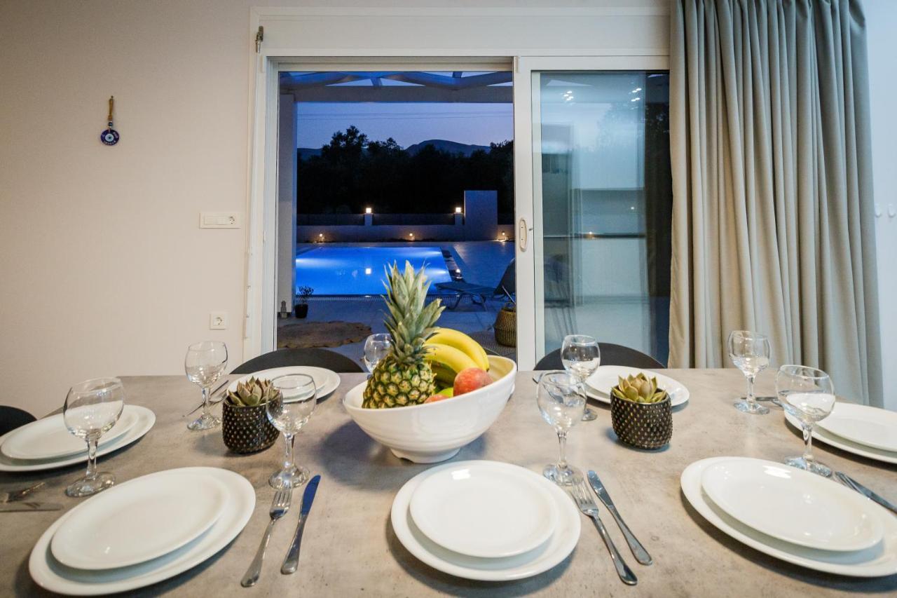 Villa Boviana With Private Swimming Pool Agios Sostis  外观 照片