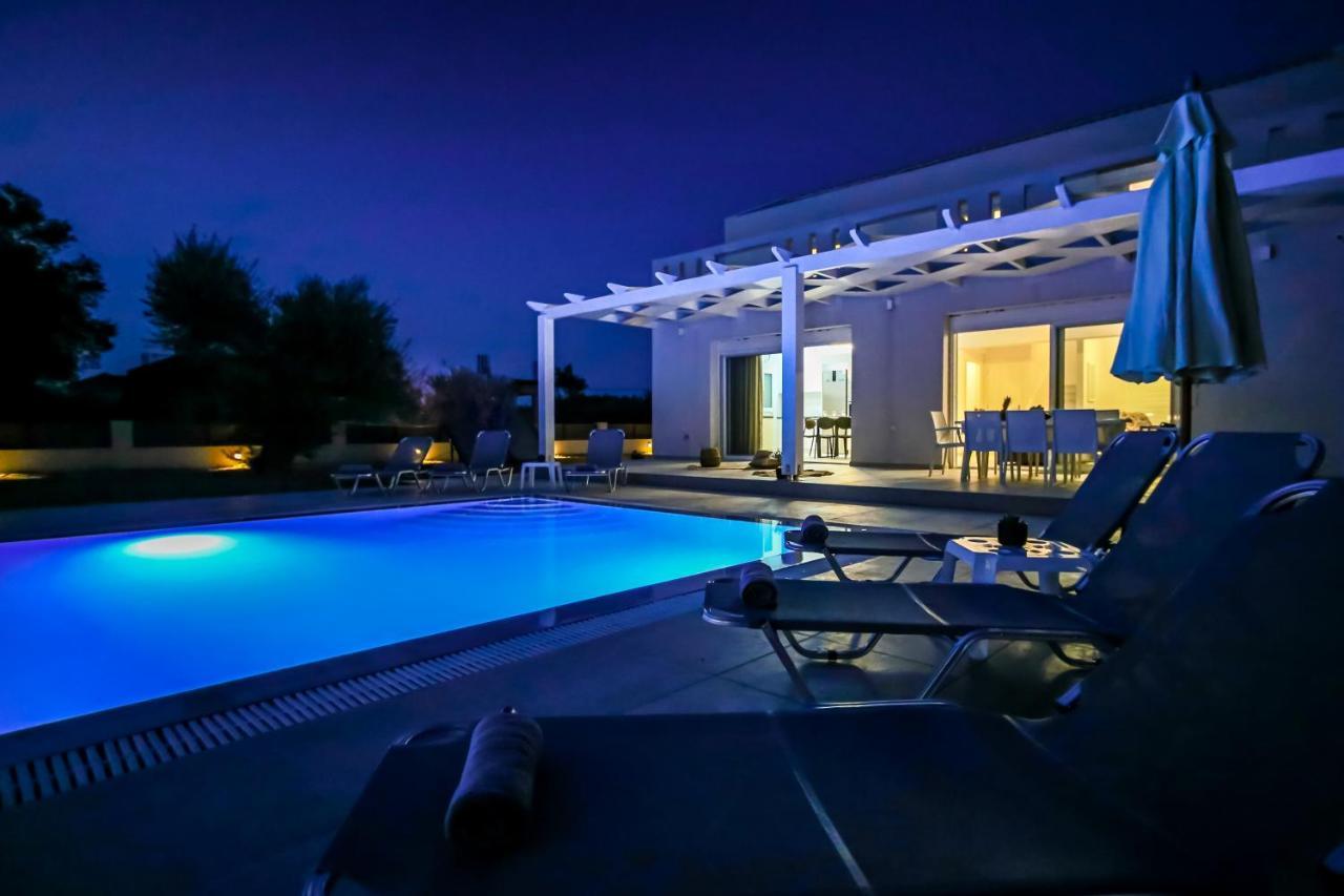 Villa Boviana With Private Swimming Pool Agios Sostis  外观 照片