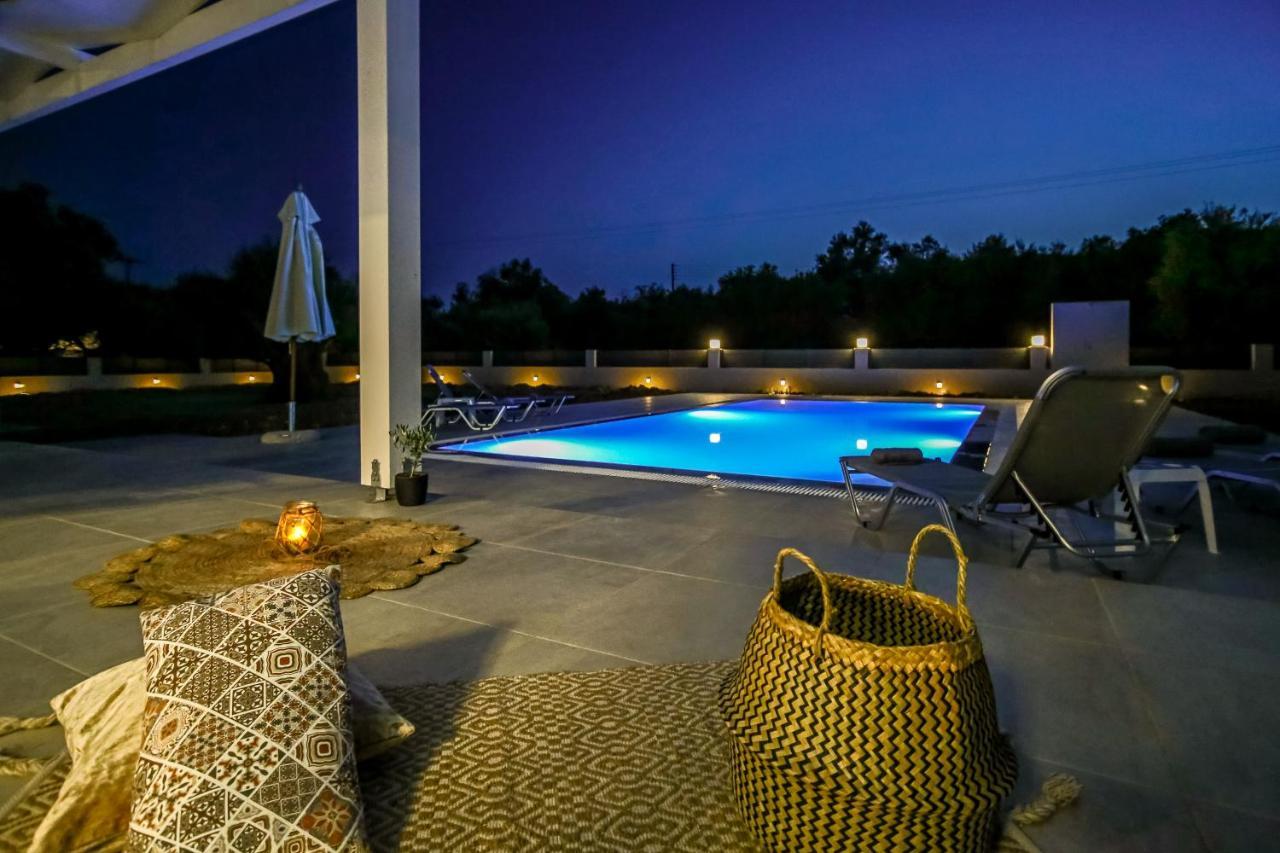 Villa Boviana With Private Swimming Pool Agios Sostis  外观 照片